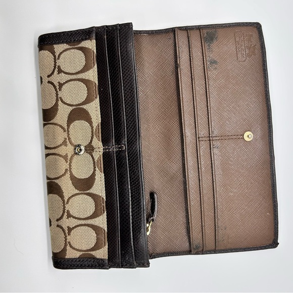 Coach Signature Wallet - Picture 6 of 10